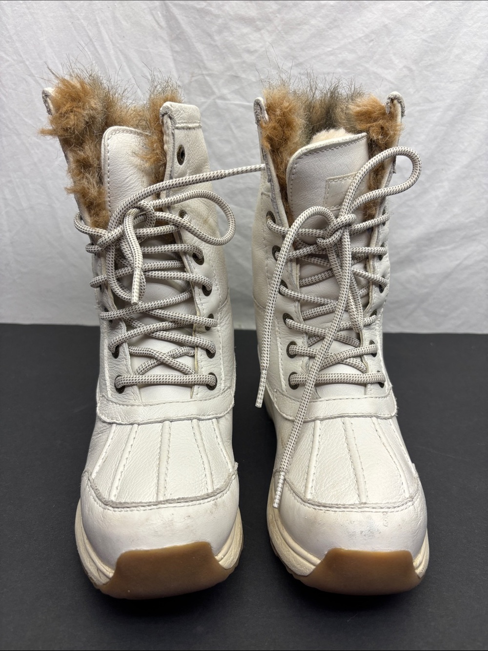 UGG White Lace-Up Faux Fur Trim Winter Boots, SZ 5, box 2G